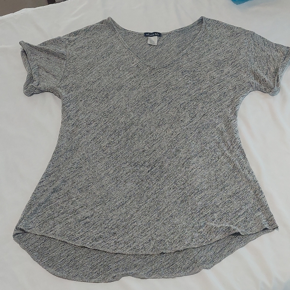Olivia Blu Gray Relaxed Fit Short Sleeve Tee with Rounded Neckline Size L